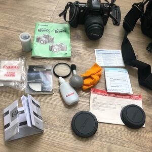 Canon EOS Rebel XS/QD Camera Kit in Black - Includes Accessories